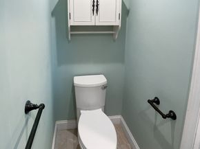 7 Nirvana Dr, Saugus MA 01906