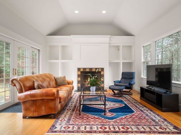5 Powissett St, Dover MA 02030