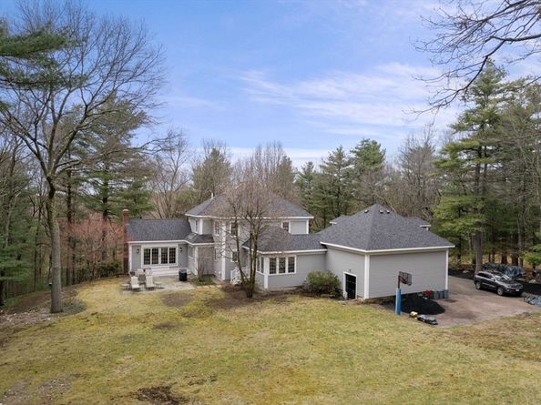 5 Powissett St, Dover MA 02030