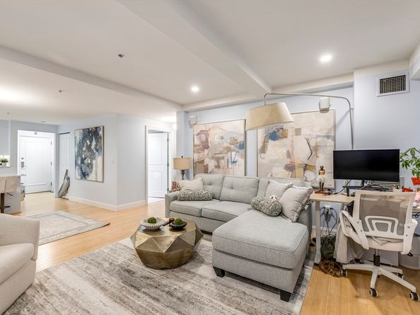 183-185A Massachusetts Ave 602, Boston MA 02115