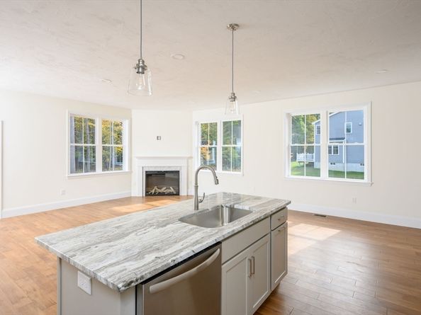 7 Hayford Trail 12, Hanson MA 02341