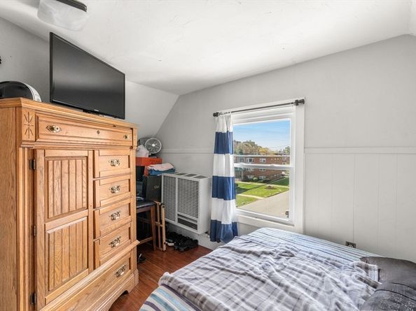 18 Auburn St Ext, Framingham MA 01701