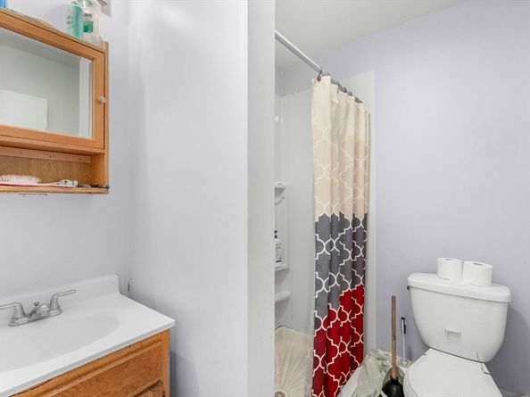 18 Auburn St Ext, Framingham MA 01701