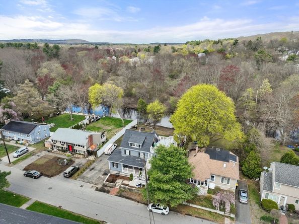18 Auburn St Ext, Framingham MA 01701