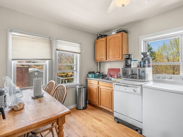 18 Auburn St Ext, Framingham MA 01701