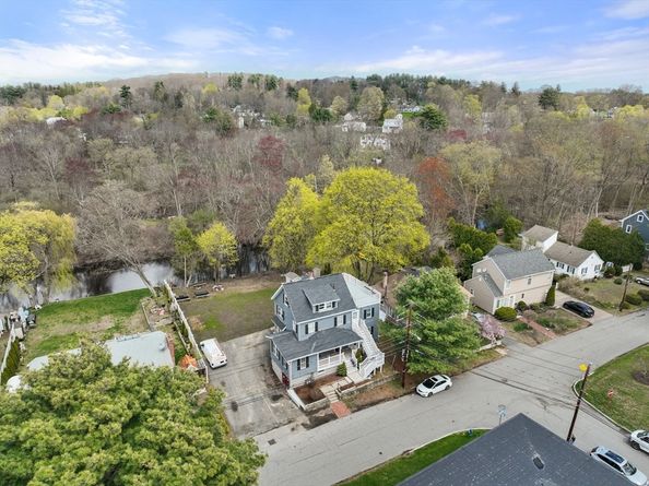 18 Auburn St Ext, Framingham MA 01701