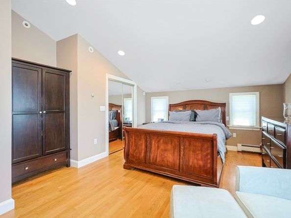 33 Lill Avenue, Newton MA 02465