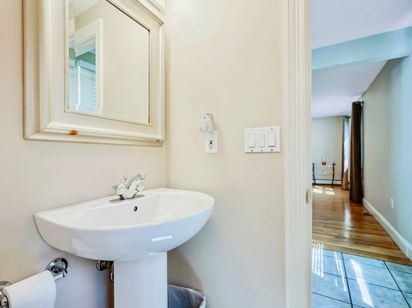 33 Lill Avenue, Newton MA 02465
