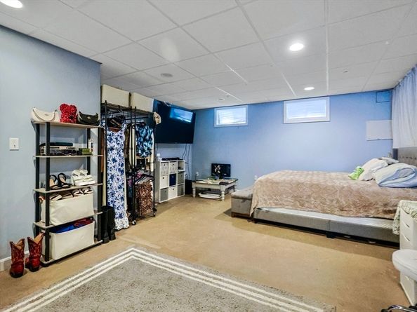 33 Lill Avenue, Newton MA 02465
