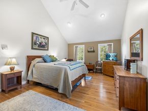4 Barberry Ln, West Newbury MA 01985