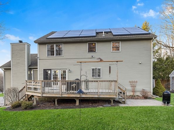 4 Barberry Ln, West Newbury MA 01985