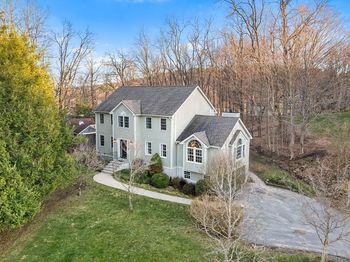 4 Barberry Ln