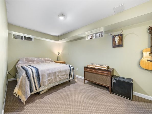 4 Barberry Ln, West Newbury MA 01985