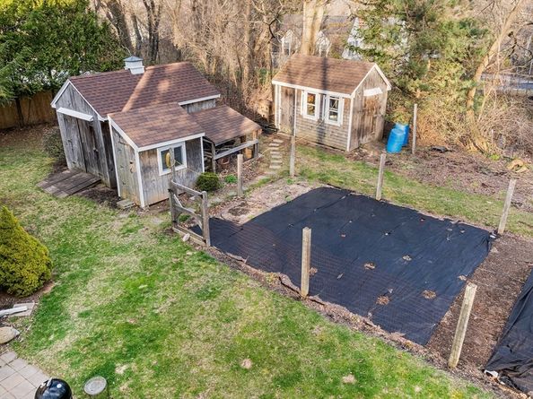 4 Barberry Ln, West Newbury MA 01985