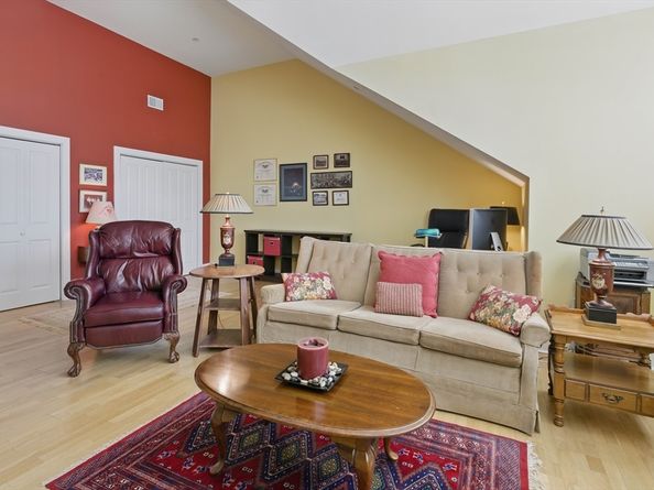2 Powder Mill Sq 2B, Andover MA 01810