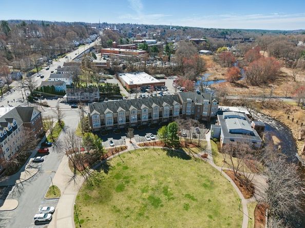 2 Powder Mill Sq 2B, Andover MA 01810