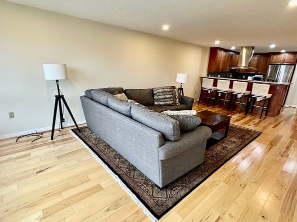 1001 Marina Dr 213, Quincy MA 02171