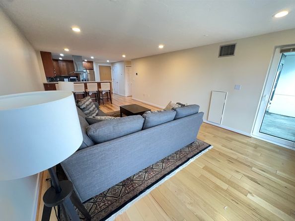 1001 Marina Dr 213, Quincy MA 02171
