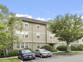 3 Harvest Drive 106, North Andover MA 01845