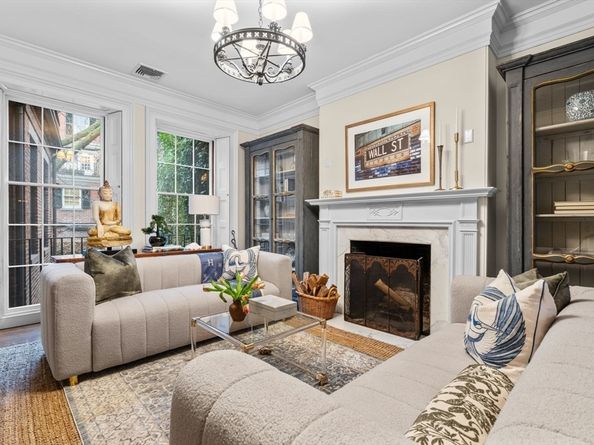 15 W Cedar St, Boston MA 02108