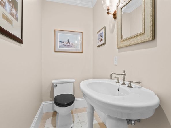 15 W Cedar St, Boston MA 02108