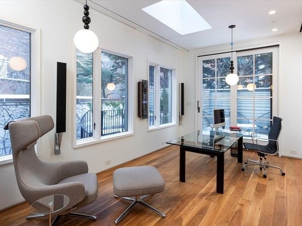 21 Chestnut St, Boston MA 02108