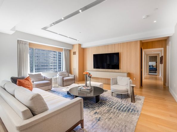 1 Huntington Ave 903, Boston MA 02116