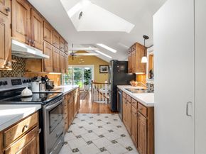 11 Brockton Ave, Carver MA 02330