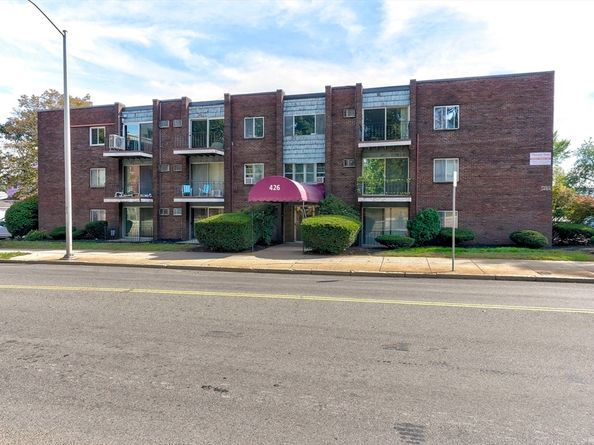 426 Pleasant St 17, Malden MA 02148