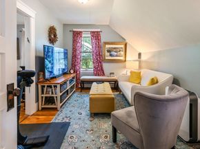 42 Upton St, Leicester MA 01611