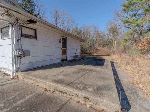 347 Lowell St, Andover MA 01810