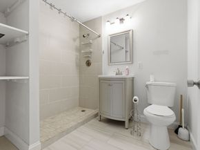 1000 Governors Dr 4, Winthrop MA 02152