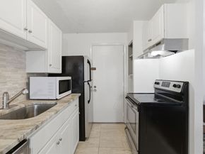 1000 Governors Dr 4, Winthrop MA 02152