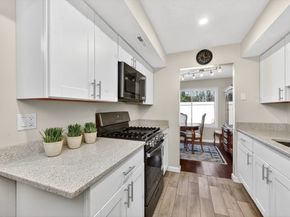 94 Cottonwood Dr 94, Stoughton MA 02072