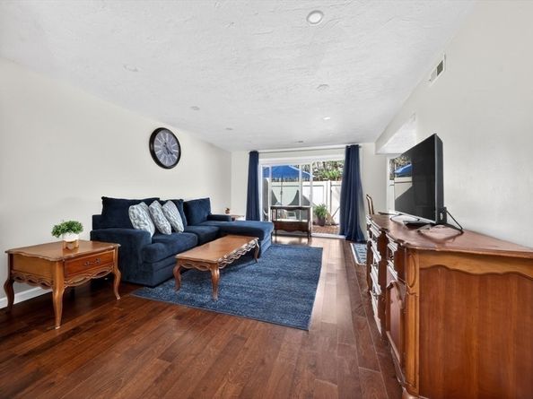 94 Cottonwood Dr 94, Stoughton MA 02072