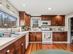 4 Langsford St, Gloucester MA 01930