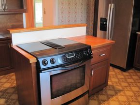 324 Hillside Rd, North Andover MA 01845