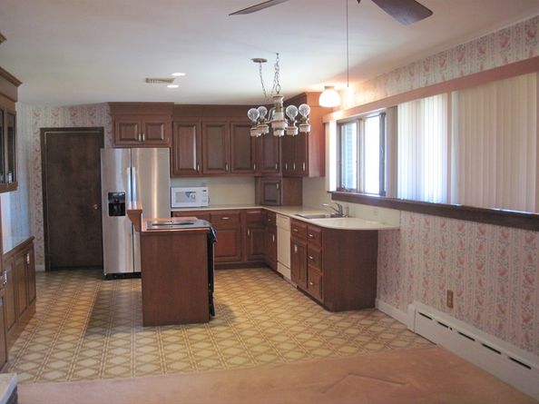 324 Hillside Rd, North Andover MA 01845