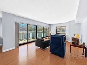 300 Lynn Shore Dr 203, Lynn MA 01902