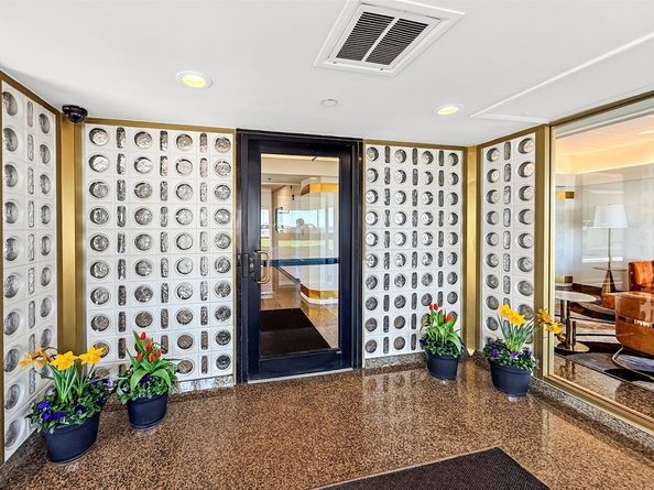 300 Lynn Shore Dr 203, Lynn MA 01902