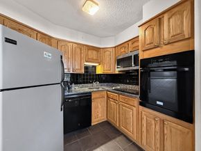 300 Lynn Shore Dr 203, Lynn MA 01902