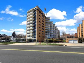 300 Lynn Shore Dr 203, Lynn MA 01902