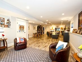 10 Woodbury Ln, Middleton MA 01949