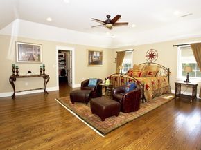 10 Woodbury Ln, Middleton MA 01949