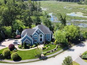 10 Woodbury Ln, Middleton MA 01949