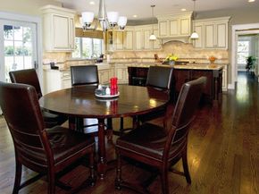 10 Woodbury Ln, Middleton MA 01949