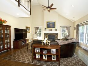 10 Woodbury Ln, Middleton MA 01949