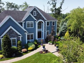 10 Woodbury Ln, Middleton MA 01949