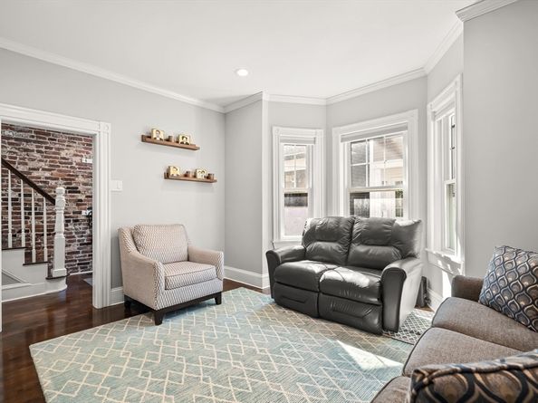 372 Silver St, Boston MA 02127