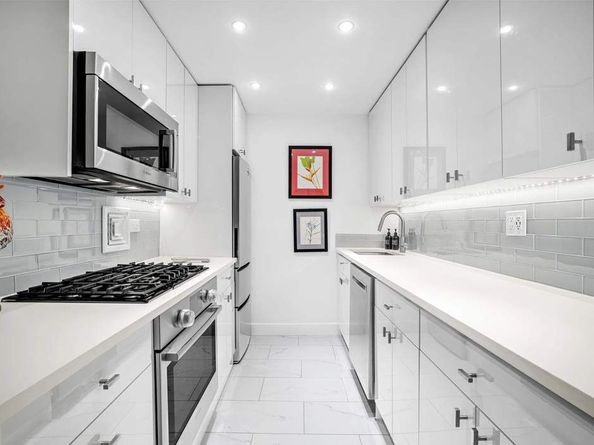 330 East 38th Street 7Q, New York NY 10016